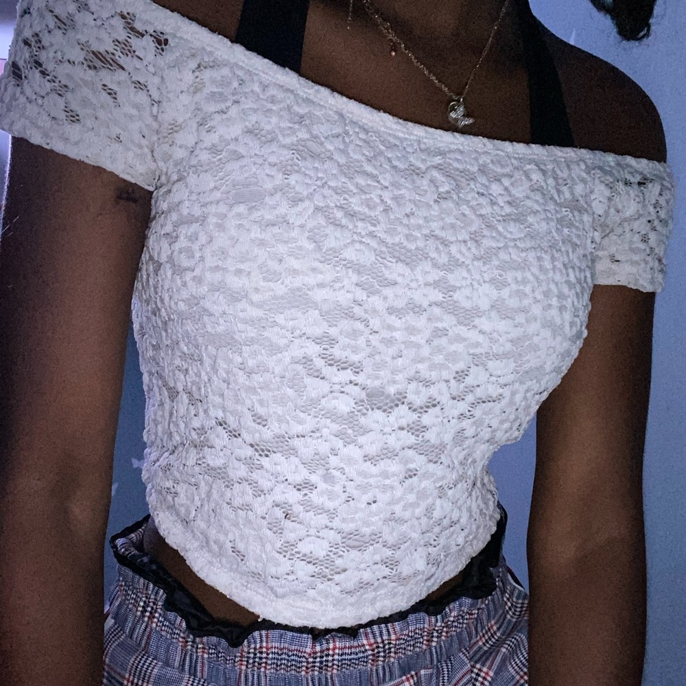 crop off the shoulder